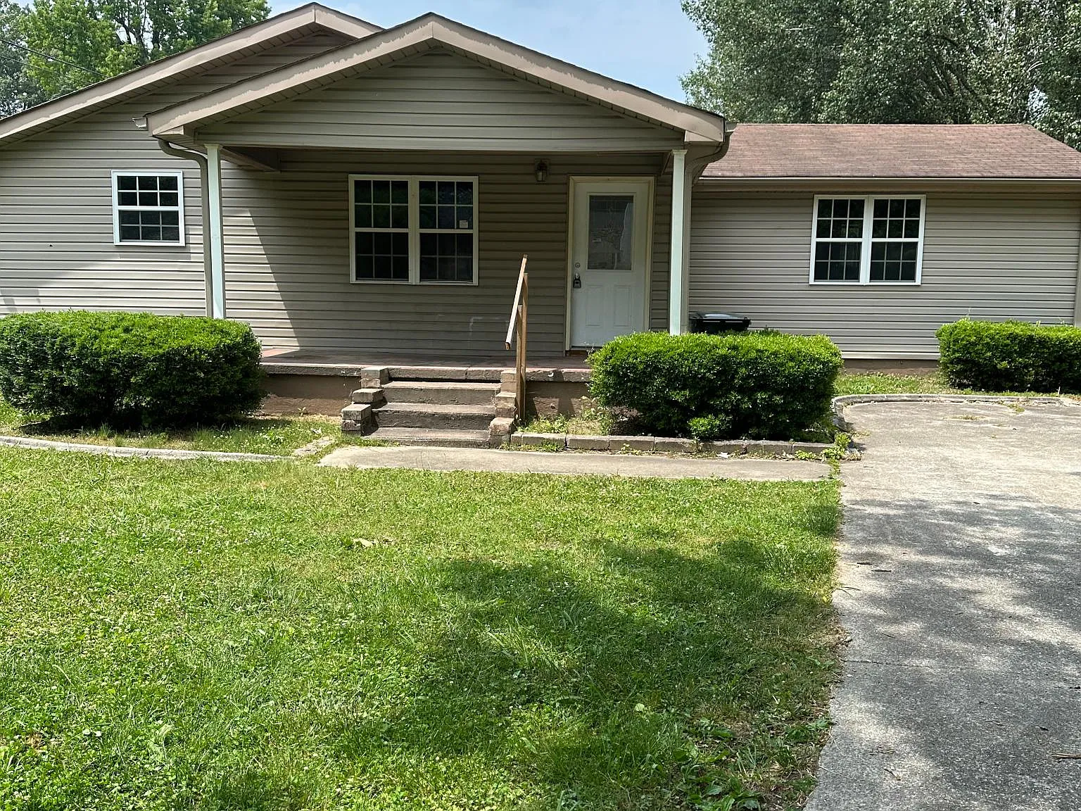 601 Garland Ferry Rd — Photo 1