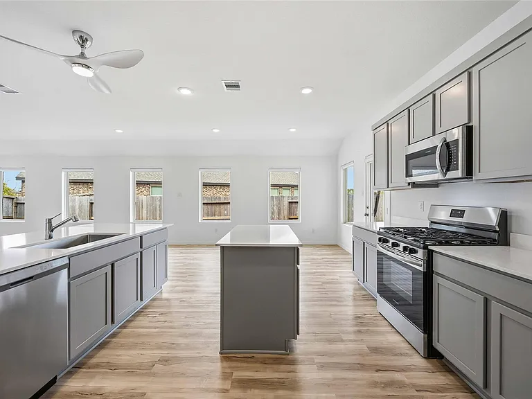 4907 Gentle Creek Ct — Photo 17