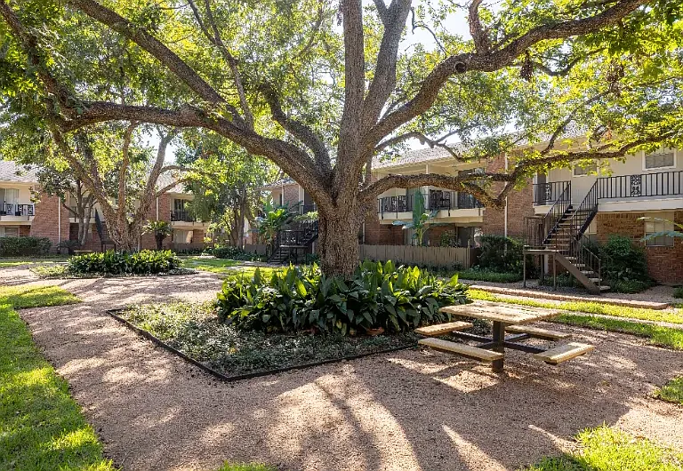 Colony Oaks — Photo 17