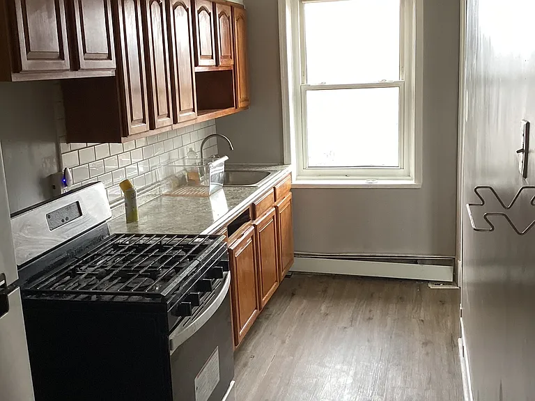 32 N 3rd St #D — Photo 5