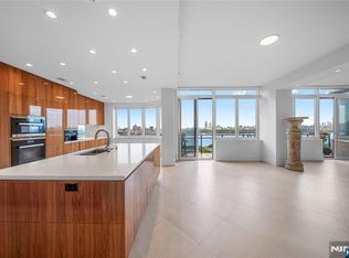 100 Carlyle Dr #Vp6, Cliffside Park, NJ 07010