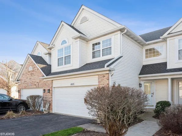 1112 Lillian Ln, West Chicago, IL 60185