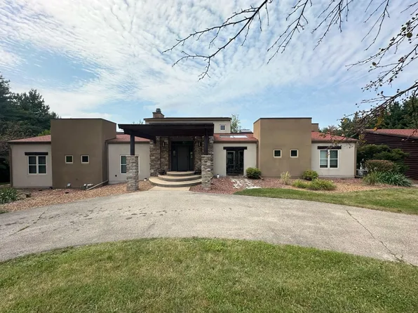 W5614 Sunset Hills Ln, Monroe, WI 53566
