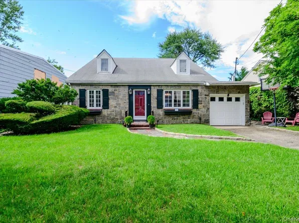 928 Northfield Road, Woodmere, NY 11598
