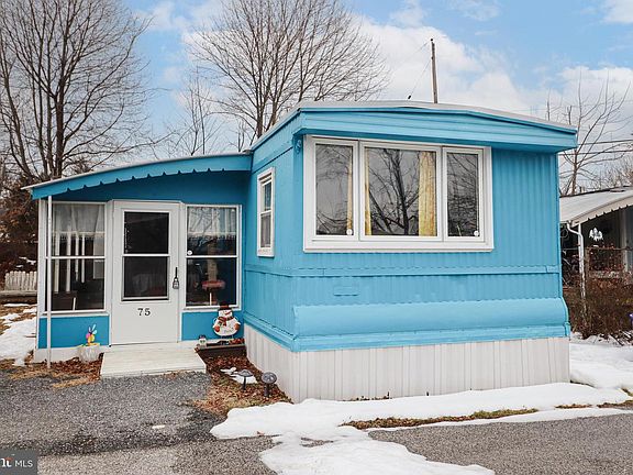 2nd image of 2723 S Queen St Lot 75