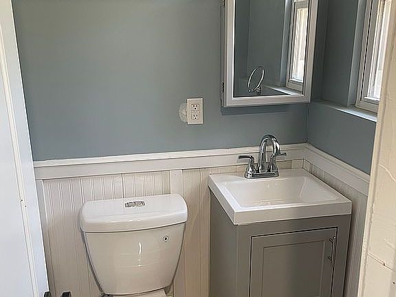 5th image of 4 Sherwood Dr