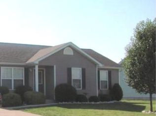 325 Derek Dr, Hawk Point, MO 63349