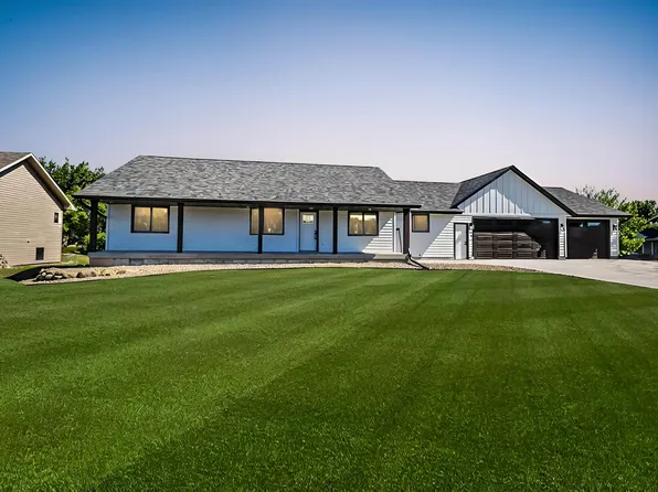 104 Silver Creek Trl, Wentworth, SD 57075