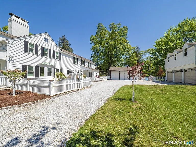 1090 Ridgefield Rd — Photo 28