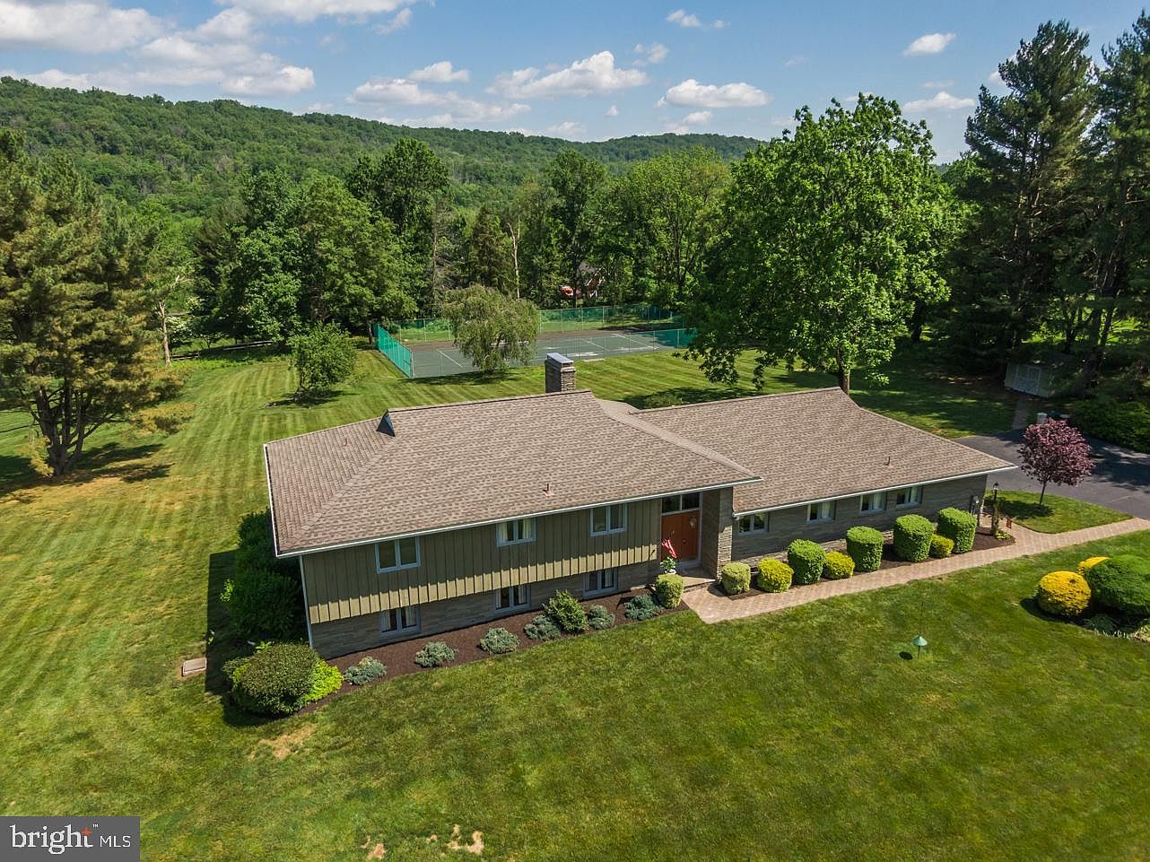 33 Woodhill Rd, Newtown, PA 18940 Zillow