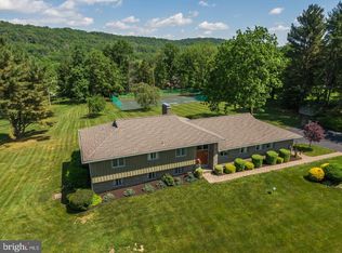 33 Woodhill Rd, Newtown, PA 18940