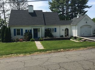 17 Sunset Ridge Dr, East Hartford, CT 06118