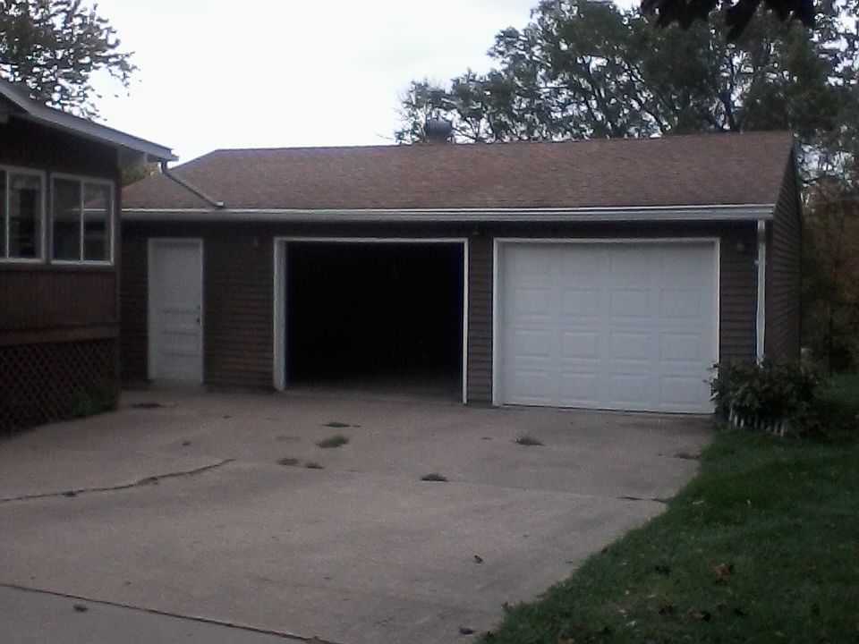 2nd image of 710 Elm St