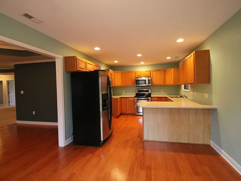 1830 Country Manor Ln — Photo 11