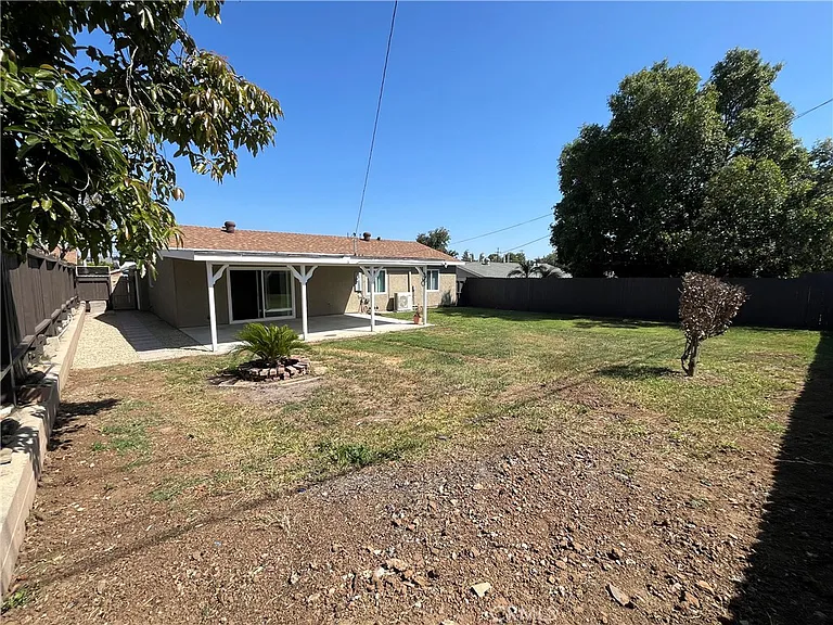 525 Twilight St — Photo 36