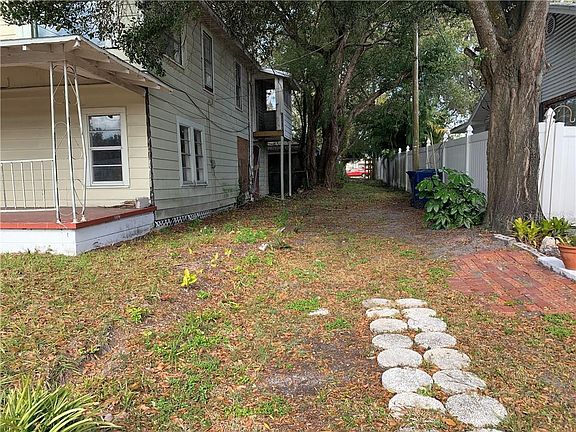 4th image of 1204 E 33rd Ave