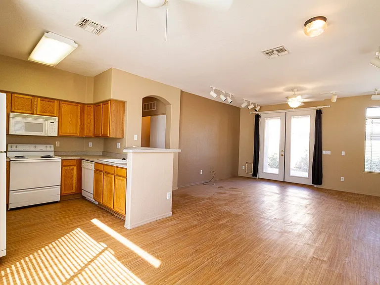 778 S Jesse St — Photo 2
