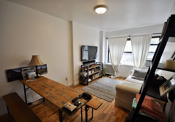 Rented by REAL New York | media 9