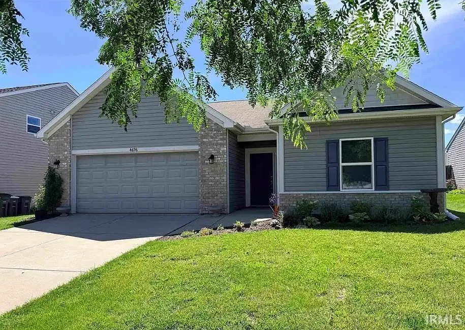 3 bed, 2.0 bath, 1444 sqft, $1,895 — Photo 1