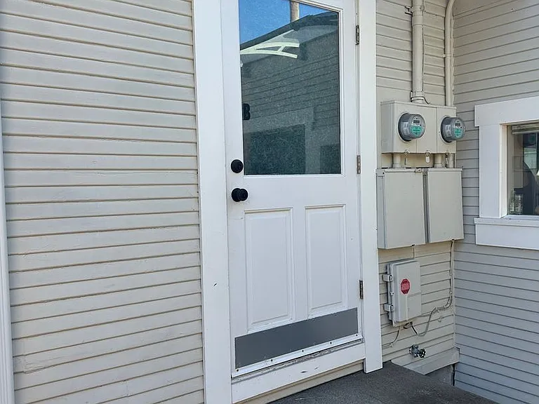 1548 Lincoln St #B — Photo 2