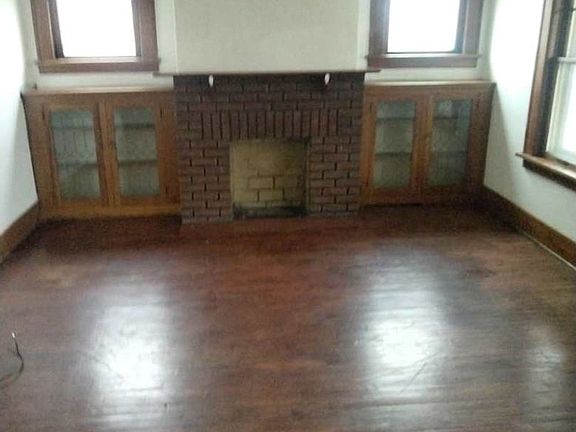 3rd image of 920 E 23rd St #2