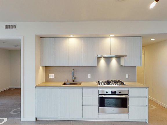 4th image of 111 Fairview Ave N #1514