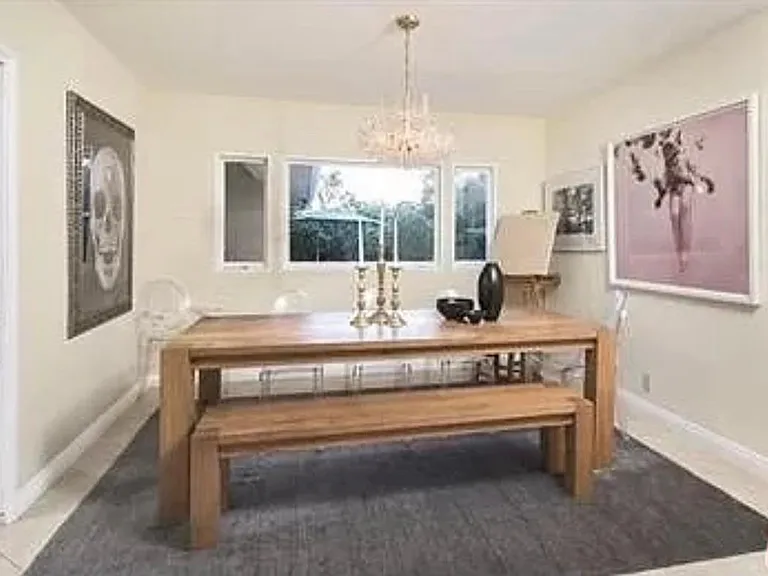 1423 Roscomare Rd — Photo 10