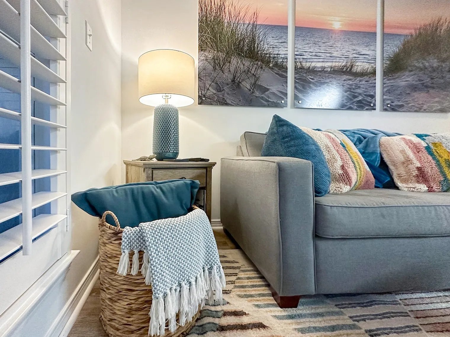 1 bed, 1.0 bath, 699 sqft, $8,387 — Photo 3