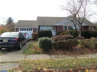 1714 Hoffnagle St, Philadelphia, PA 19152