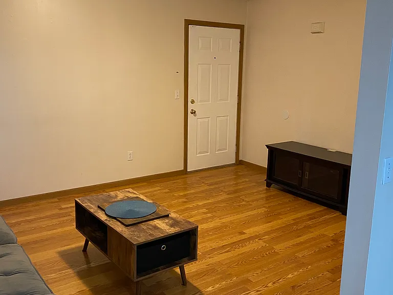 965 Northwestern Ave #4 — Photo 4