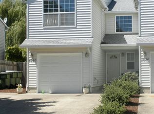 1060 SE Ash St, Dundee, OR 97115