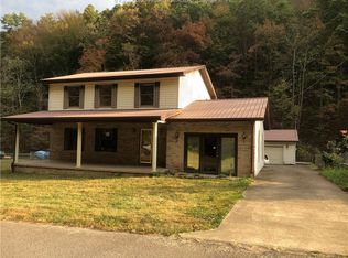 201 Shadee Woods, Delbarton, WV 25670