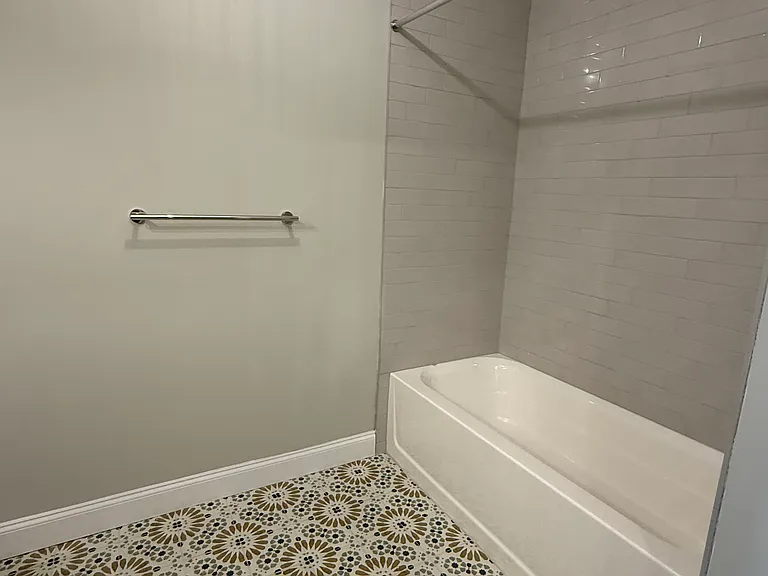 158-160 Oliver St #1 — Photo 6