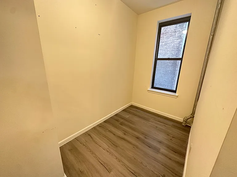 35 Graham Ave #2 — Photo 5
