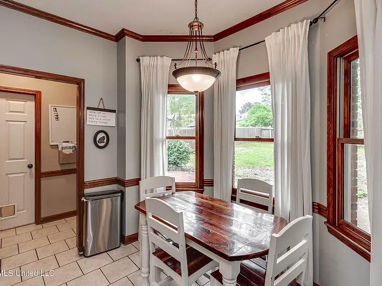 214 Ramblewood Dr — Photo 15