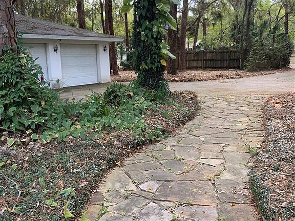 3rd image of 3443 Sunbeam Dr