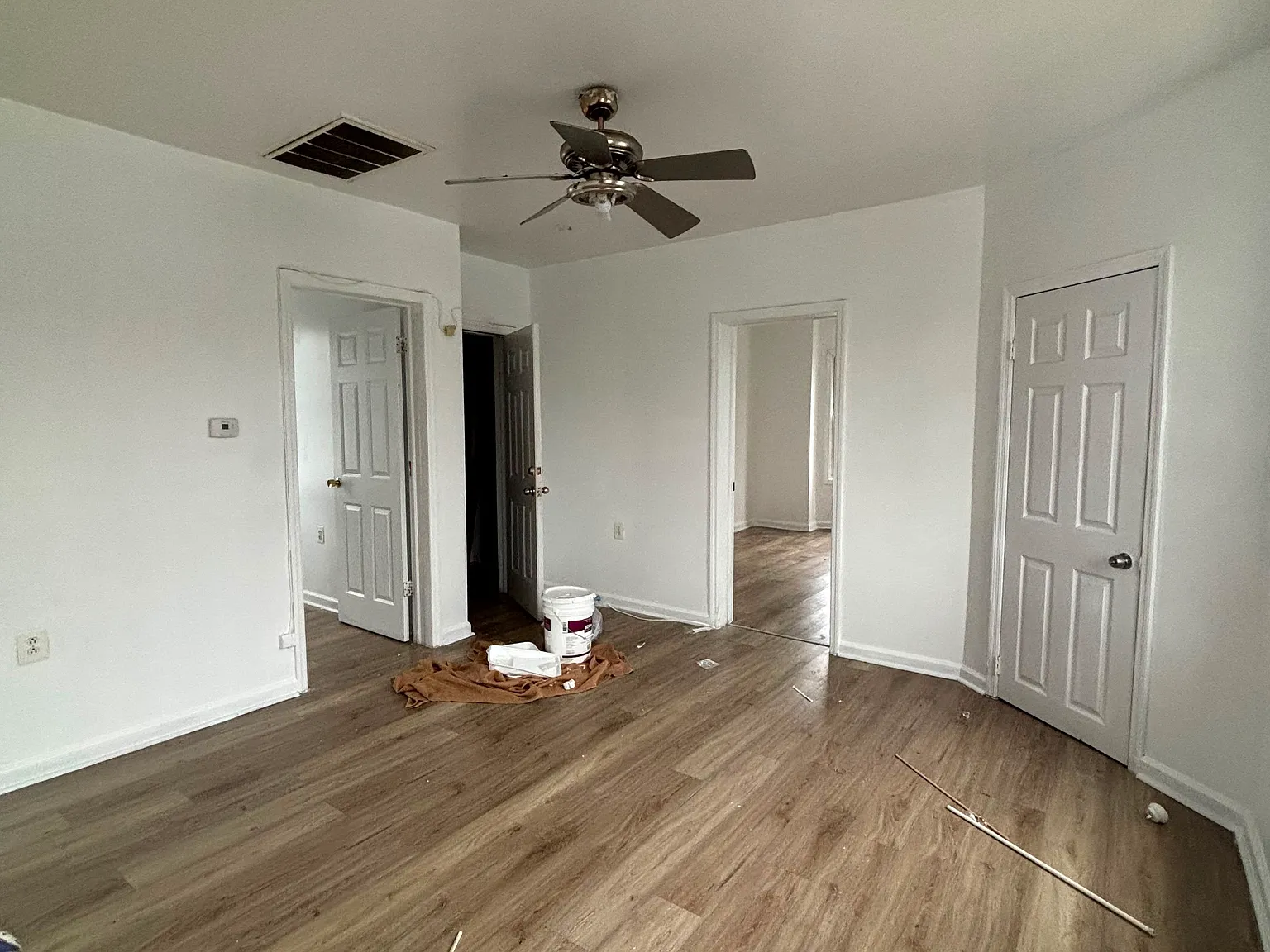 3 bed, $2,100 — Photo 4