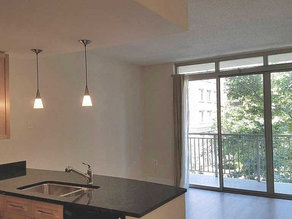 4th image of 820 N Pollard St APT 210