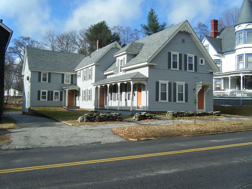 1st floor unit conveniently located to downtown