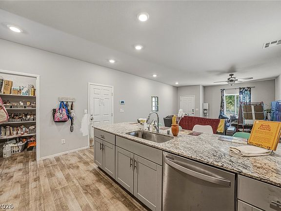 4th image of 4418 Meadow Glade Ave