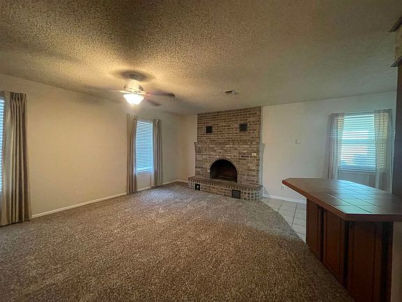 2nd image of 505 W 6th St
