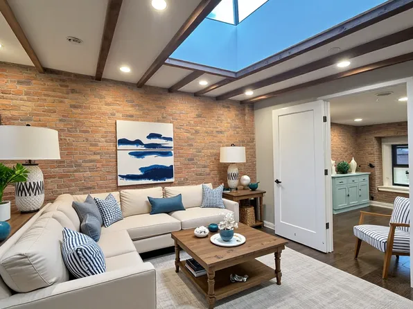 325 East 14th Street image 3 of 17