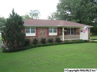 1622 Linwood St SW, Hartselle, AL 35640