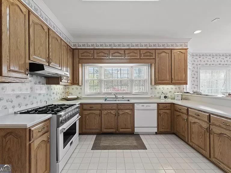 Main floor kitchen