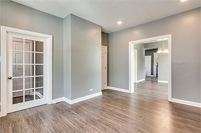 4th image of 1543 N Rockwell St #1R