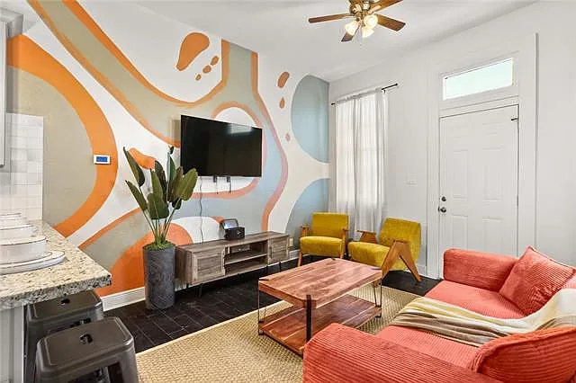 723 S Salcedo St #723 — Photo 4