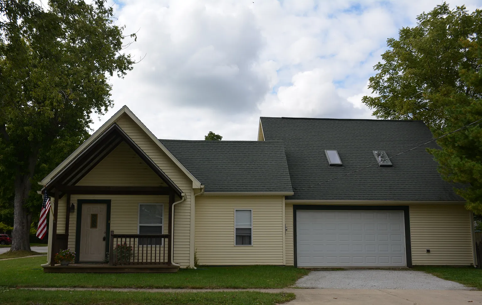 206 Winans St photo 1