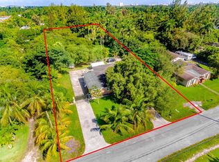 275 NE 152nd St, Miami, FL 33162