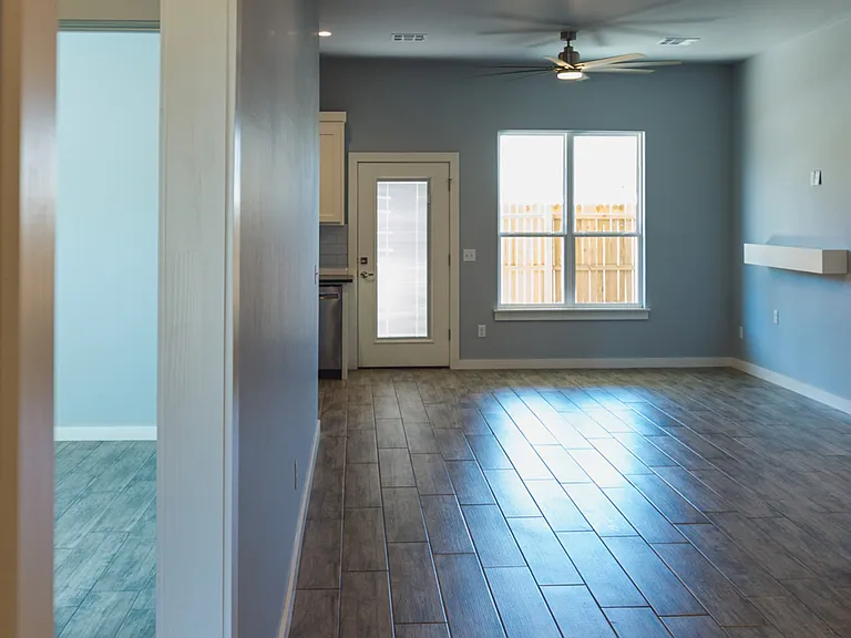 629 Remington Ave — Photo 10