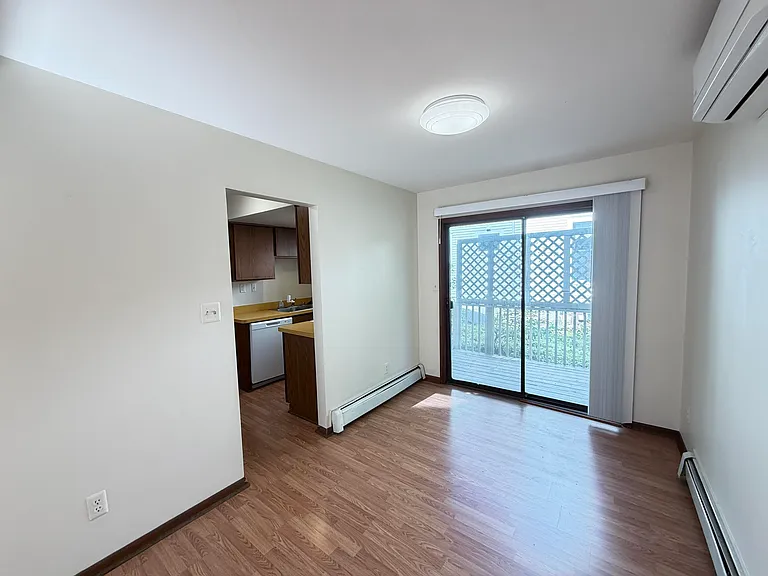1707 Dexter Ave — Photo 8
